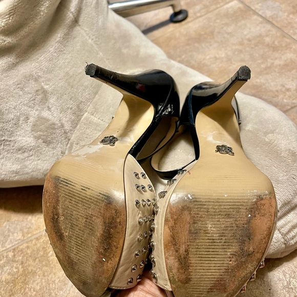 Beautiful edgy Rock & Republic spike heels - Picture 3 of 3